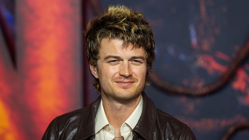 Joe Keery asiste a la proyección especial del Reino Unido de "Stranger Things 5" en Odeon Luxe Leicester Square el 13 de noviembre de 2025 en Londres, Inglaterra.